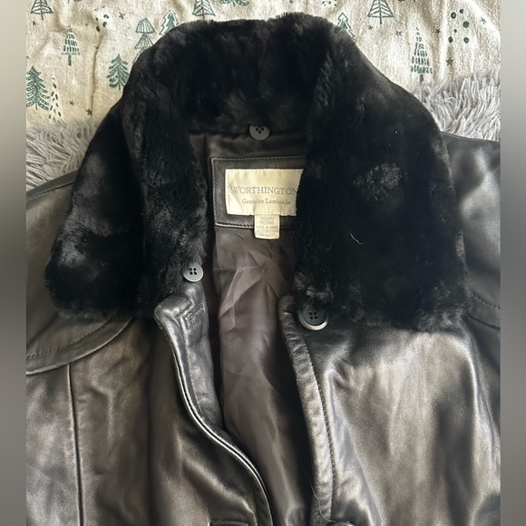 Womens vintage worthington black leather coat with faux fur - Picture 2 of 8